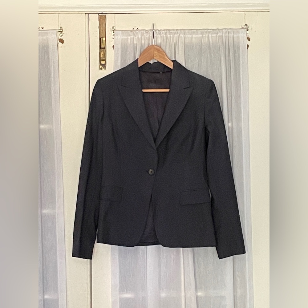 Dark navy pinstripe blazer by Elie Tahari (size medium)